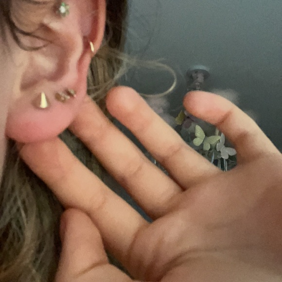 Sydney Evan Gold Spike Stud Earrings - Picture 4 of 4